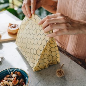 beeswax reusable lunch bag 2 pockets closed